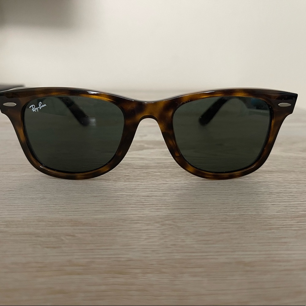 Women’s Ray Ban sunglasses